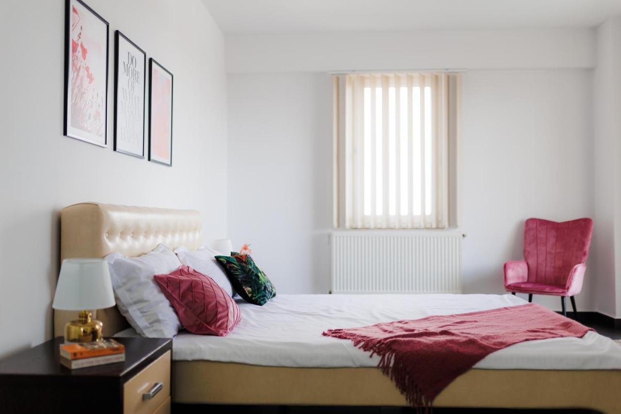 Plaza Apartment Satu Mare Extérieur photo