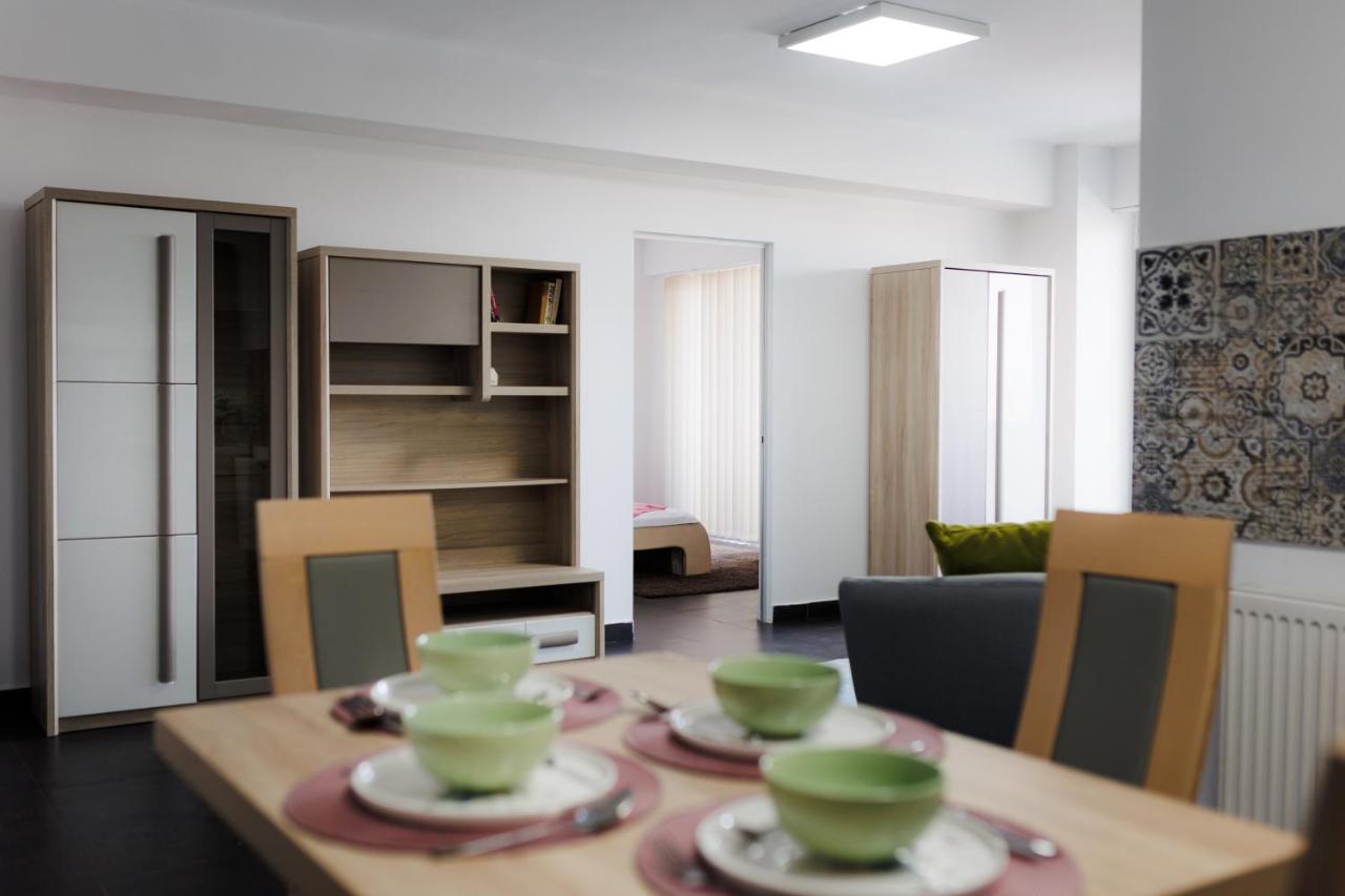 Plaza Apartment Satu Mare Extérieur photo